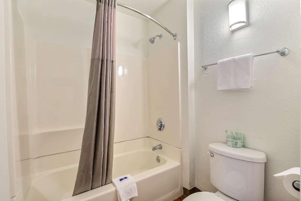 Motel 6-Oakland, Ca - Airport Exterior photo