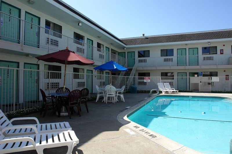 Motel 6-Oakland, Ca - Airport Exterior photo
