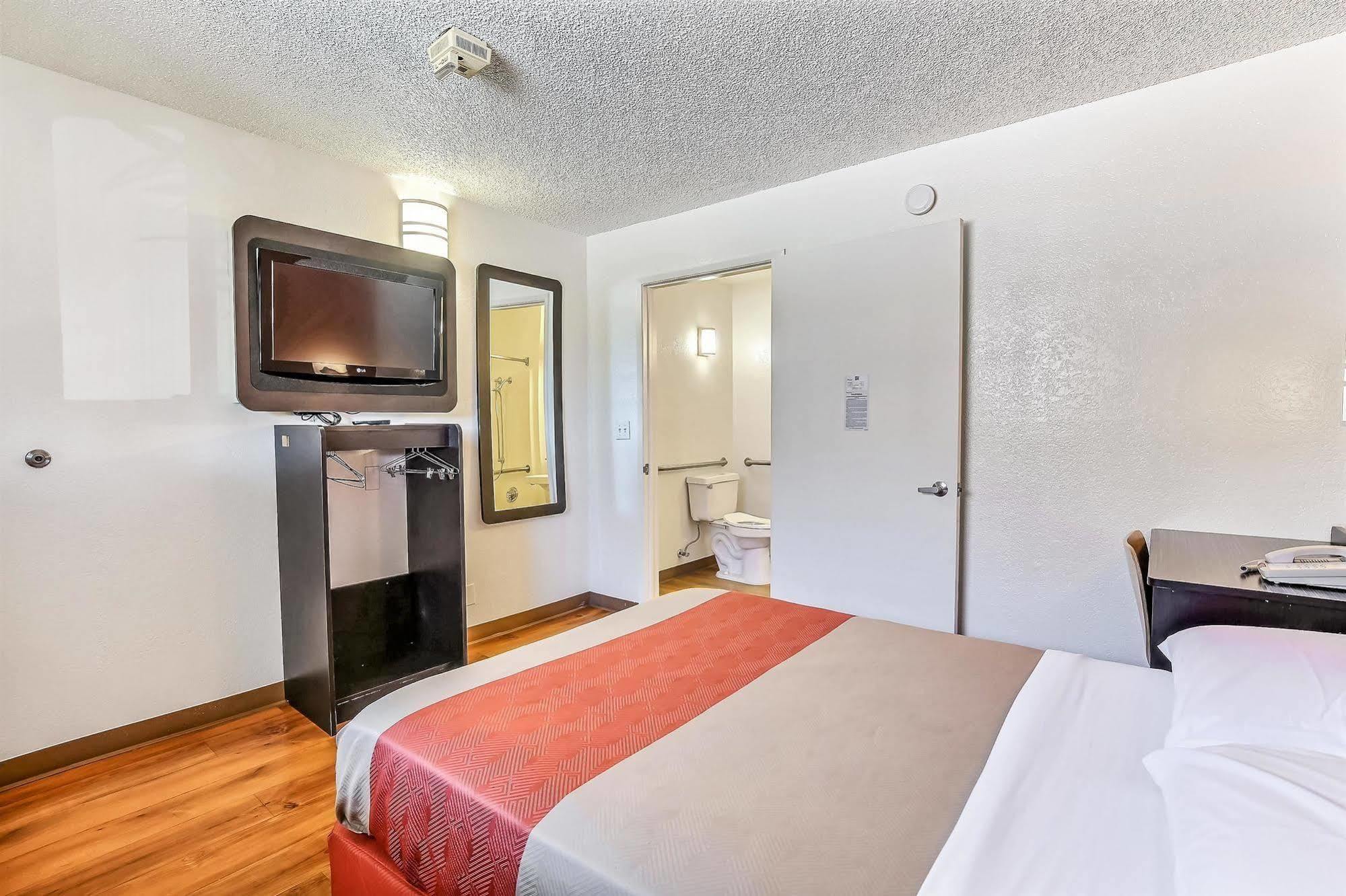 Motel 6-Oakland, Ca - Airport Exterior photo